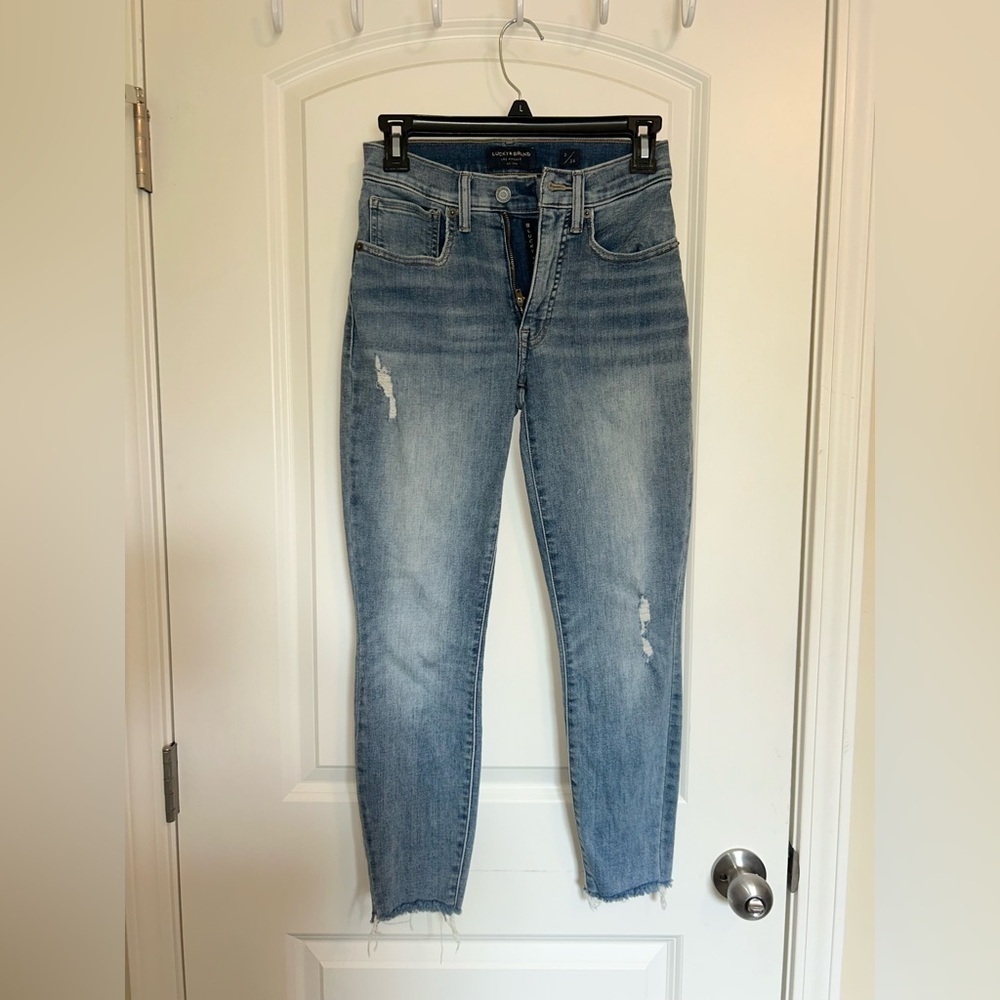 Lucky Brand Women's Light Blue Distressed high rise crop Bridgett stretch  Jeans